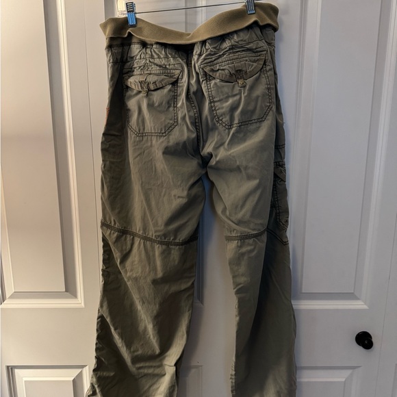 GAP Vintage Embroidered Olive Green Cargo Pants - Picture 6 of 11